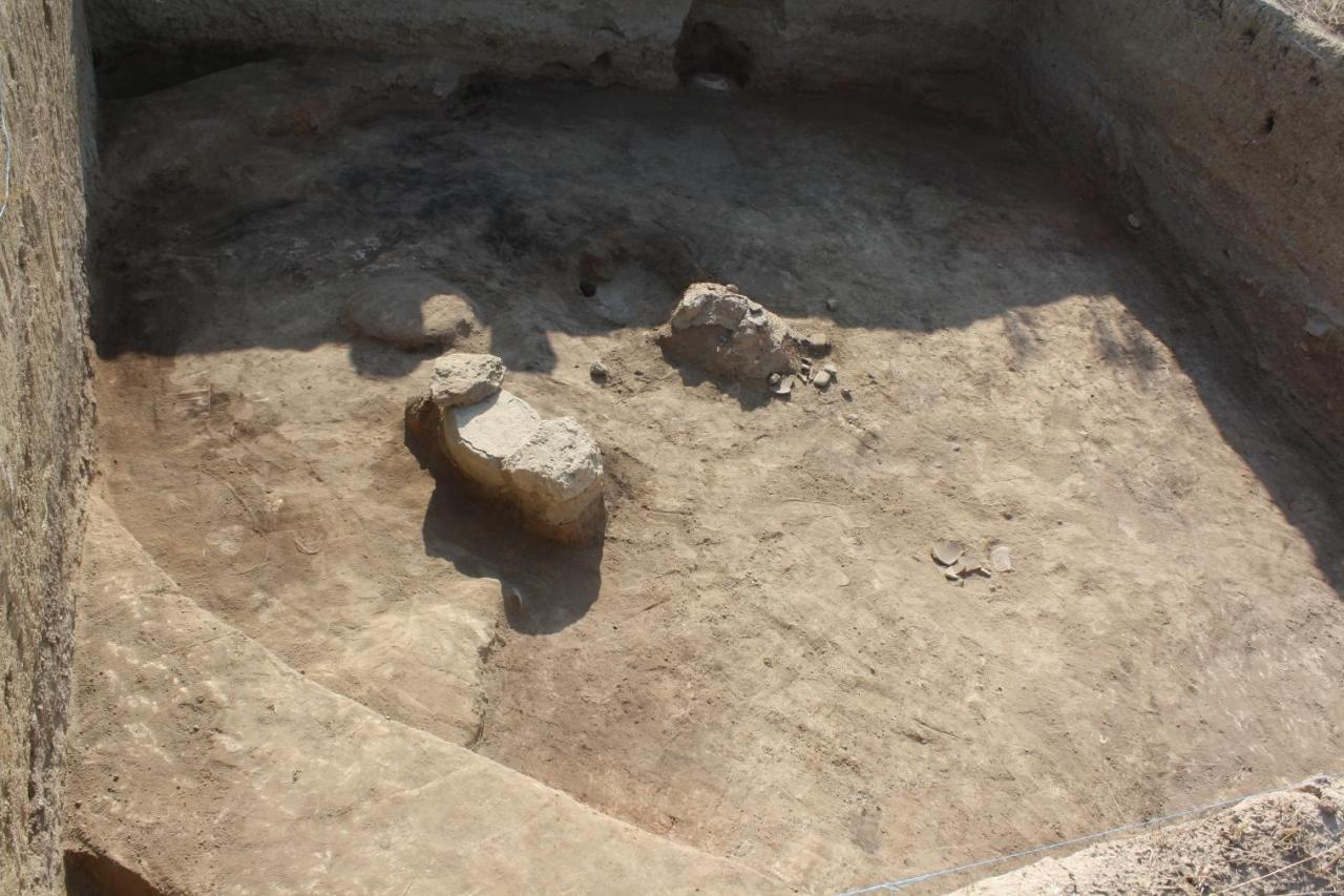 Rare antique objects found in Shabran [PHOTO] - Gallery Image