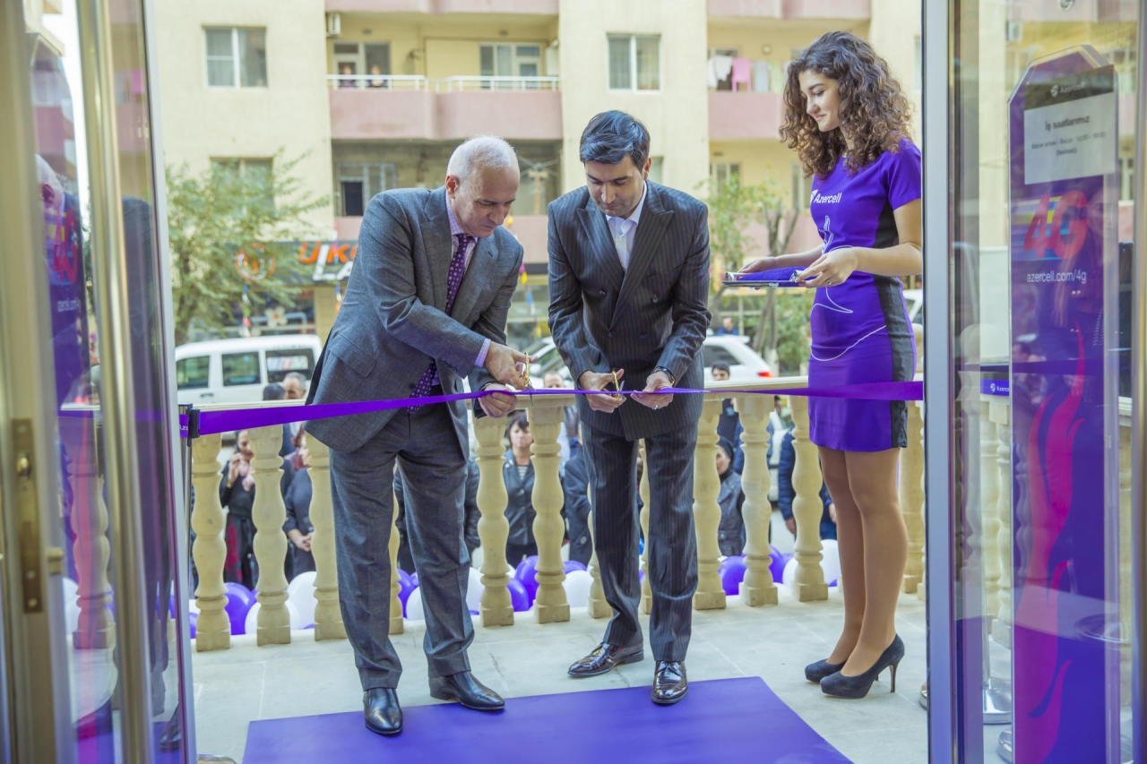 Azercell opens another exclusive store in Khirdalan city [PHOTO]