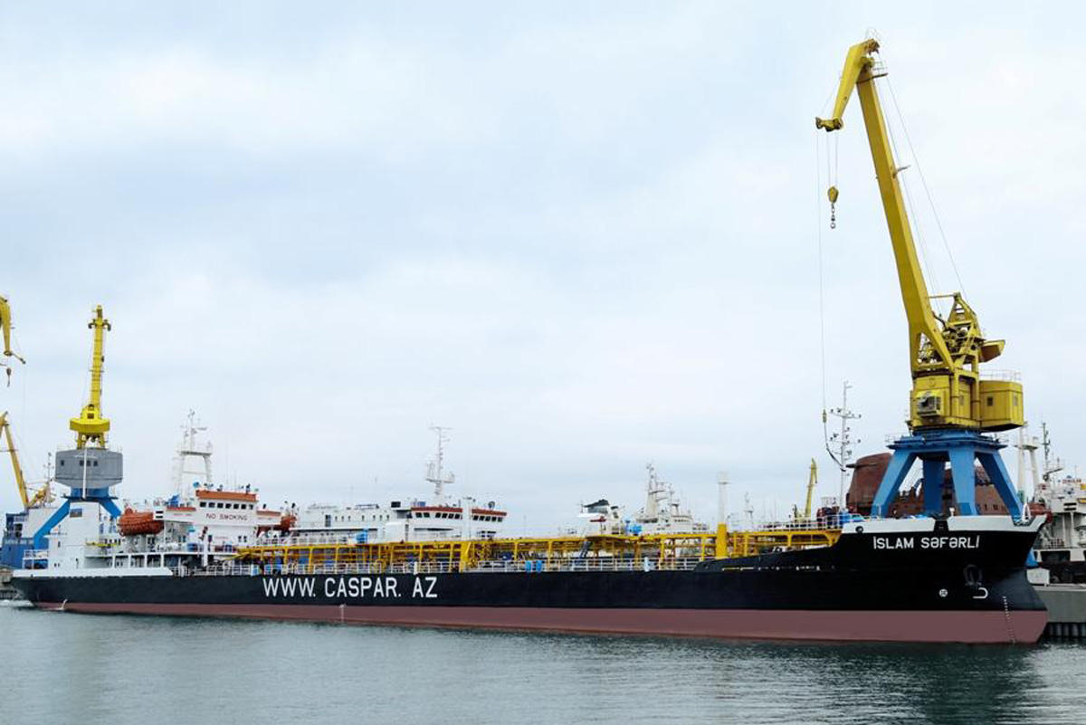 Azerbaijan completing overhaul of oil tanker [PHOTO]