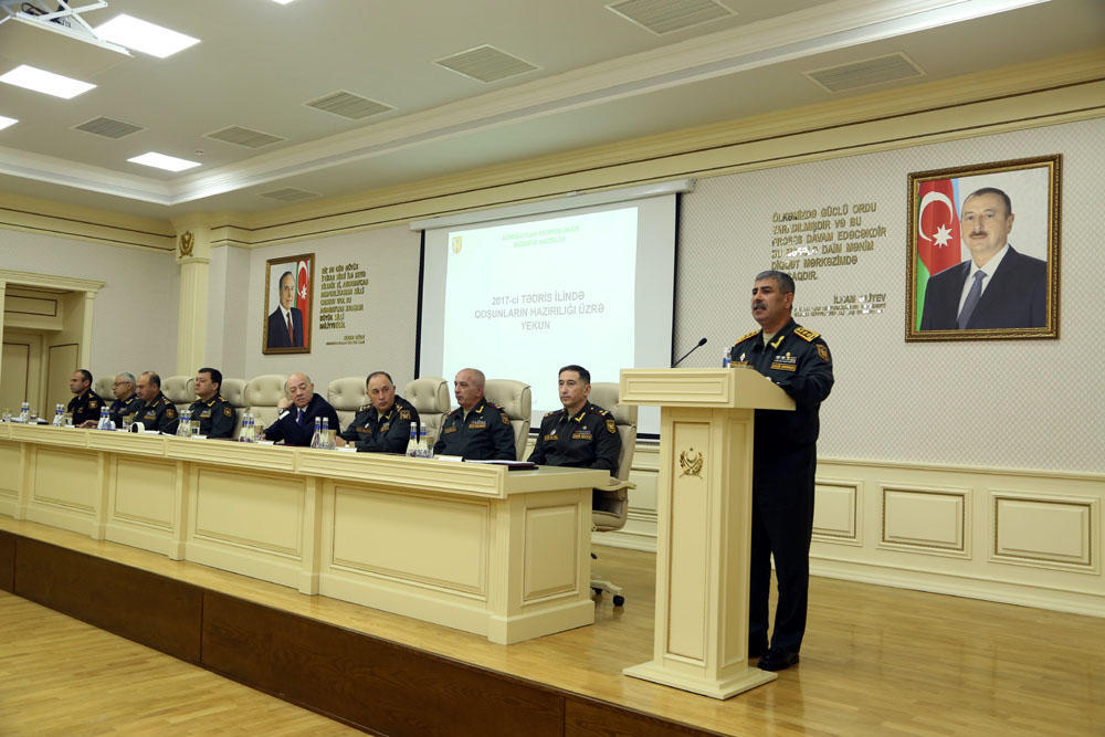 Azerbaijan’s Defense Ministry holds extended session of Board on results of 2017 [PHOTO]