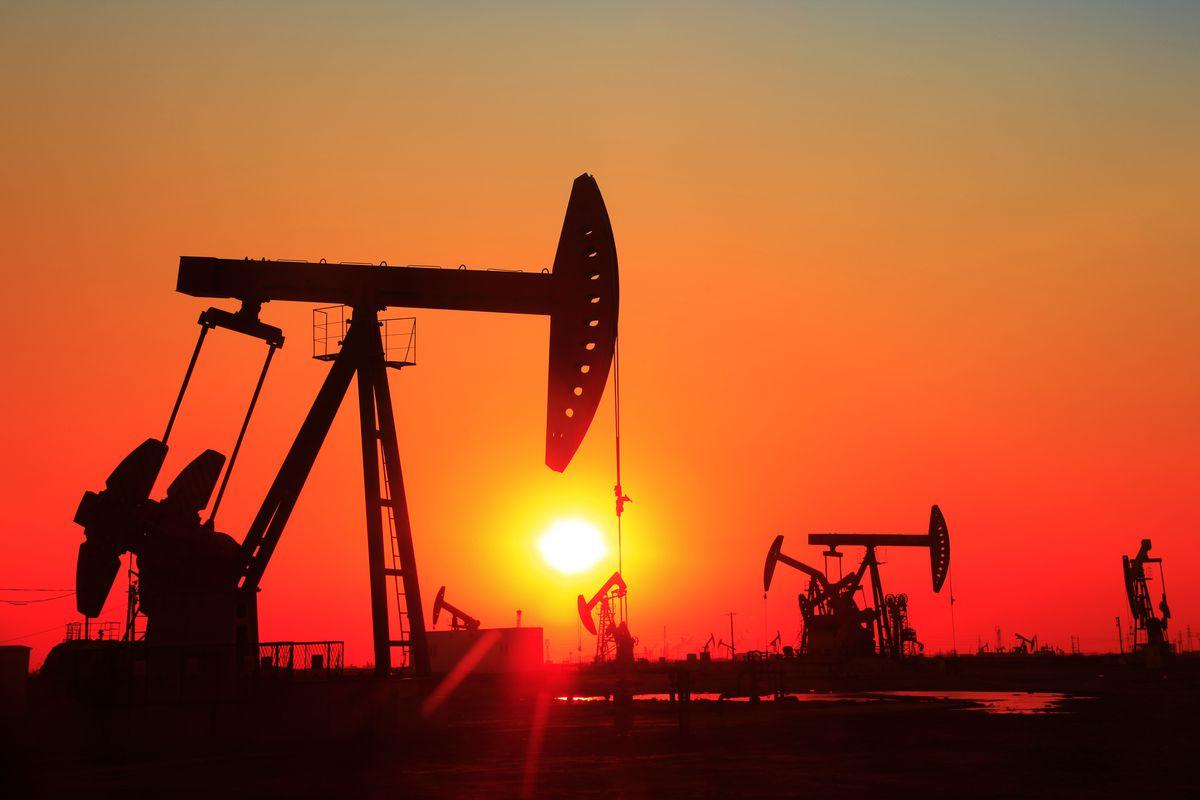 Oil prices rise on data of Baker Hughes