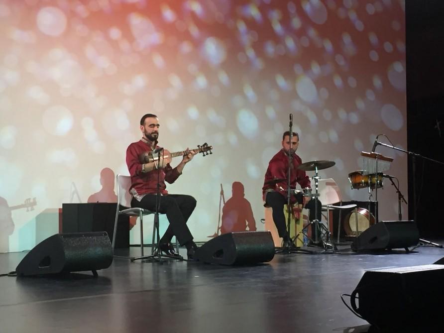 Famous tar musician gives concert in Abu Dhabi