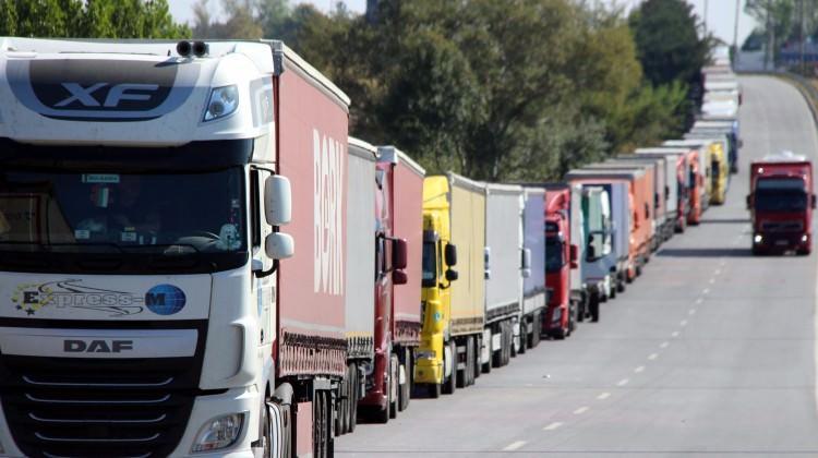 Kazakhstan ratifies agreement with Azerbaijan on int'l road transportation