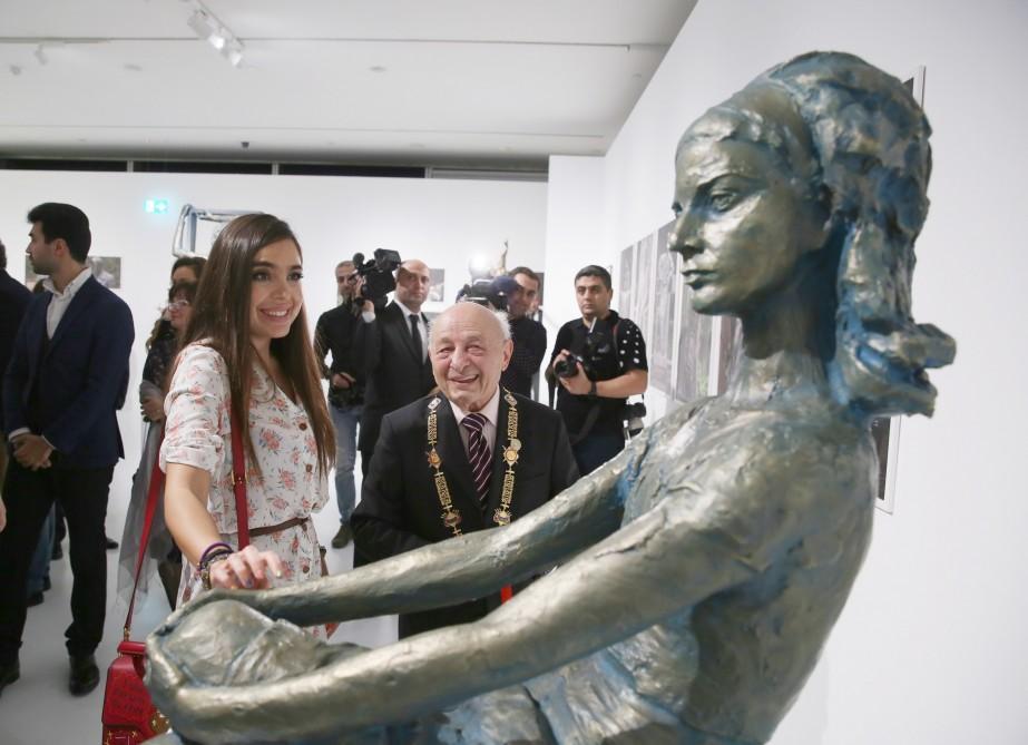 Heydar Aliyev Foundation VP Leyla Aliyeva attends solo exhibition of People's Artist Omar Eldarov [PHOTO]