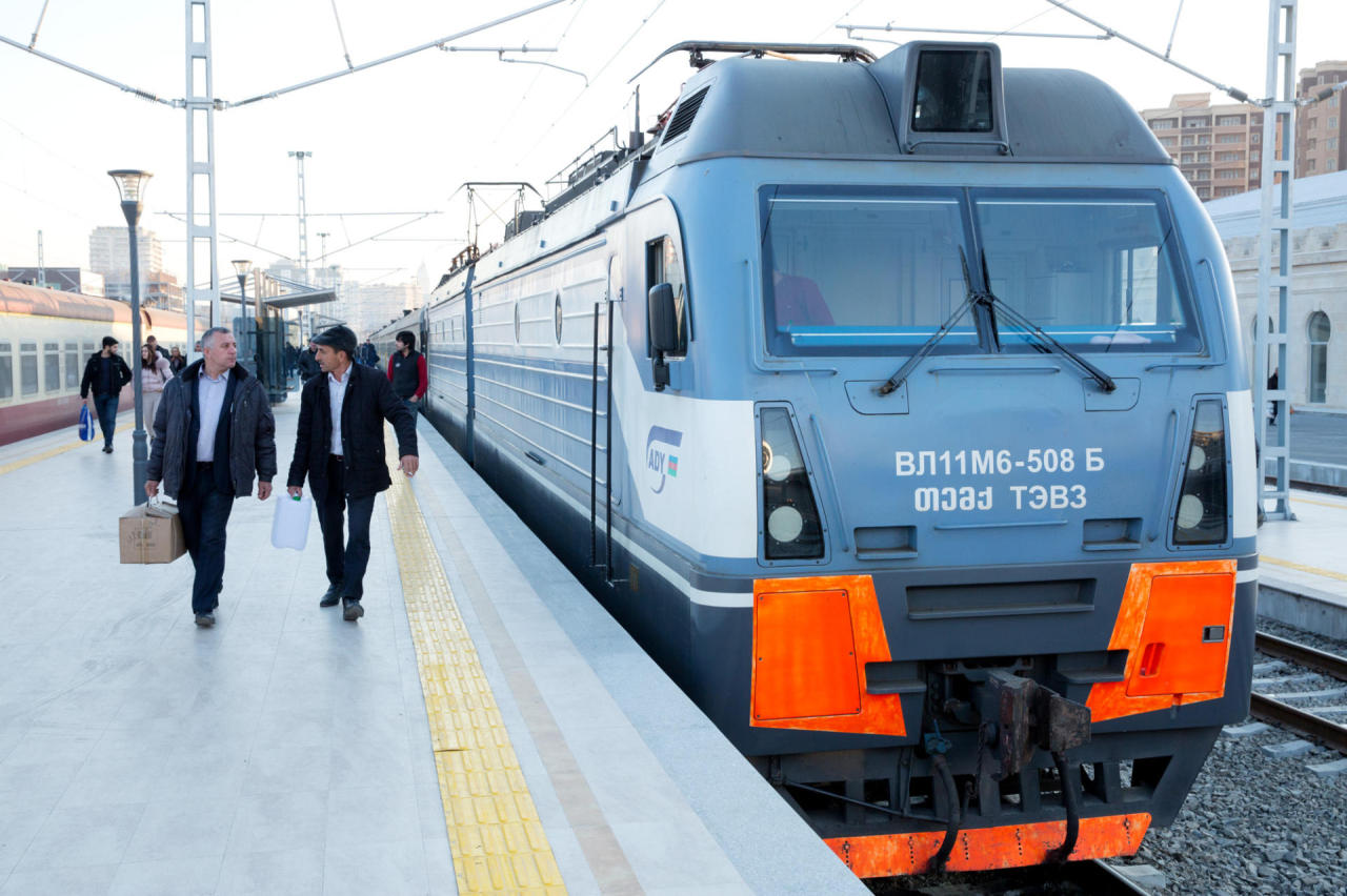 Azerbaijan Railways transports over 16,000 passengers during holidays