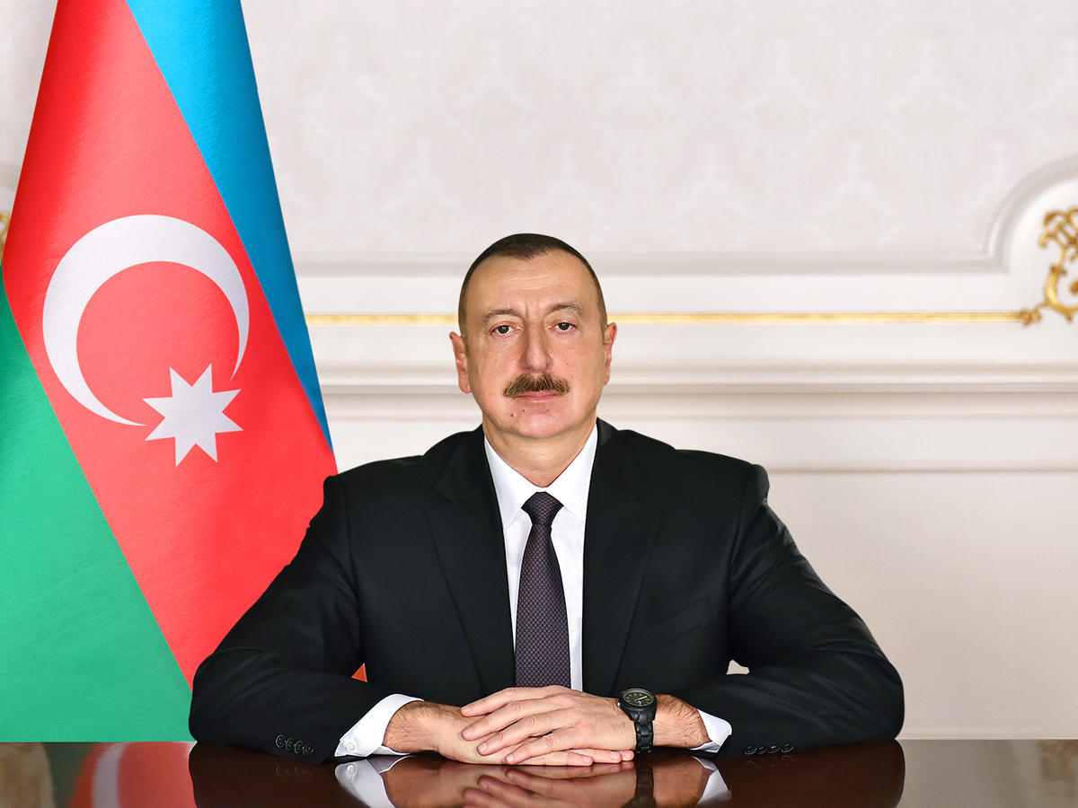 Azerbaijani president awards sculptor Zurab Tsereteli with Dostlug order