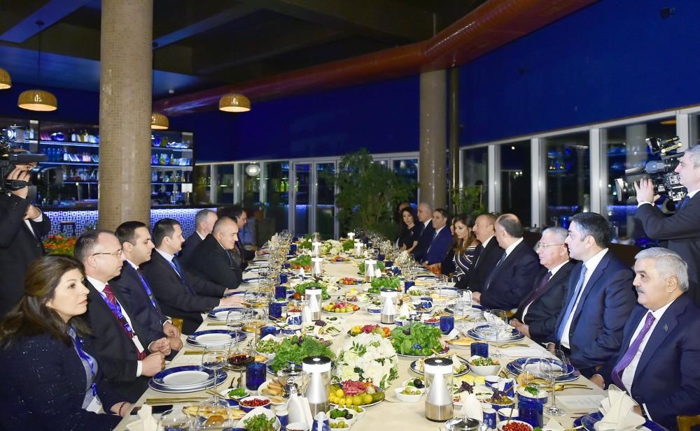 Azerbaijani president, his spouse, Bulgarian PM have joint dinner