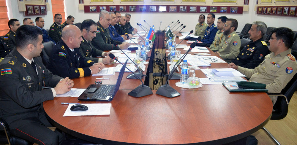 Azerbaijan, Pakistan eye developing military co-op
