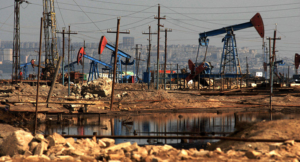 Azerbaijan reduces oil, natural gas production
