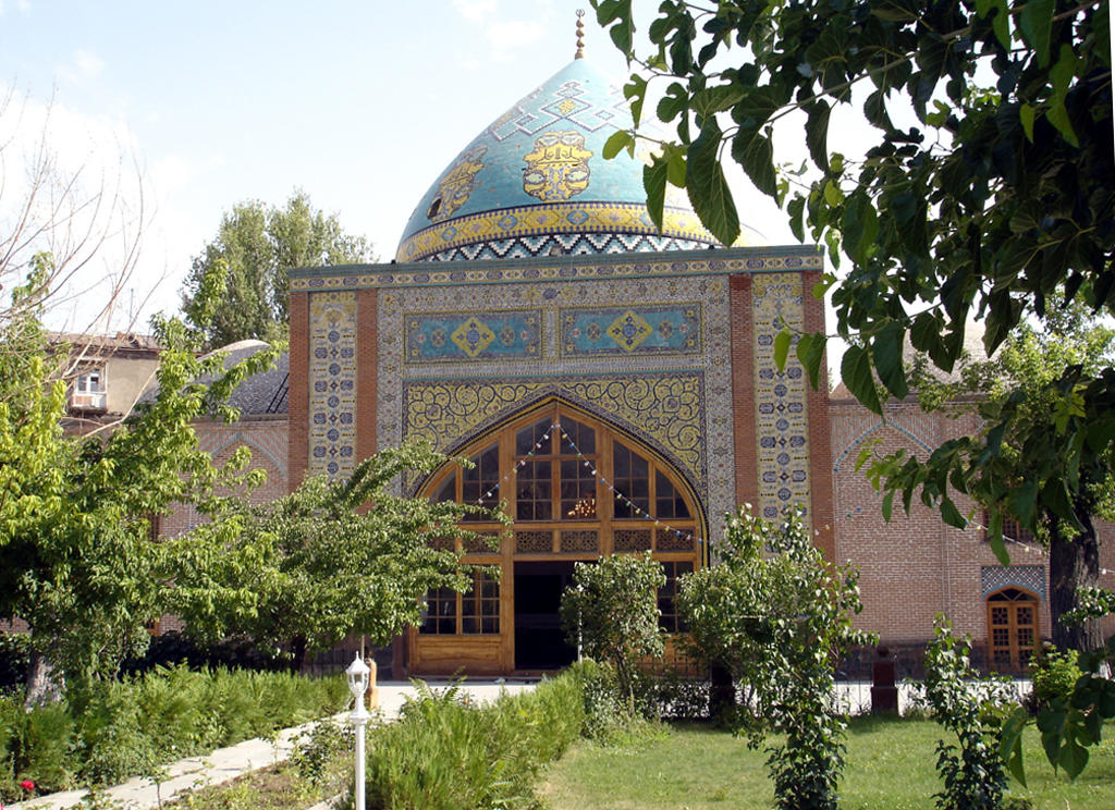 Armenia tries to present Azerbaijanis' Blue Mosque as Iranian