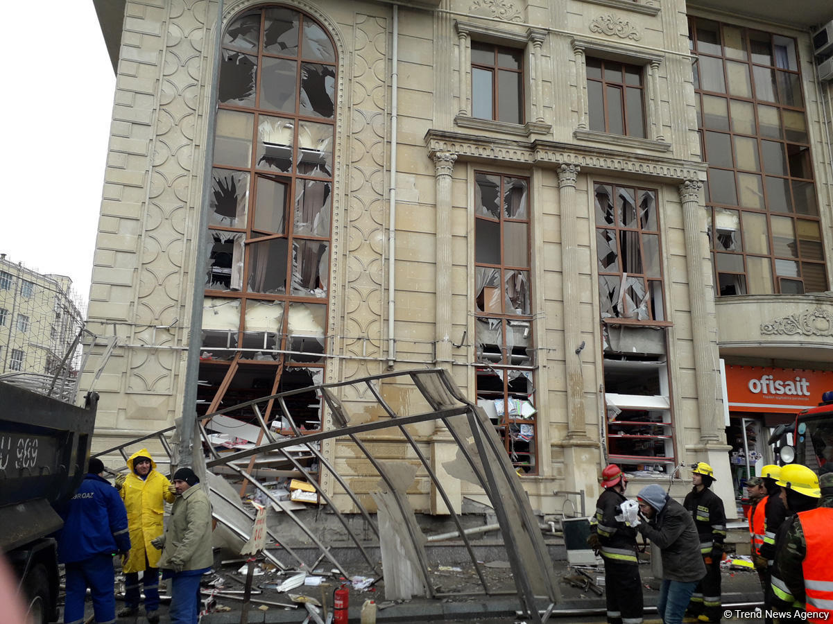 Victim of explosion in one of buildings in Baku dies