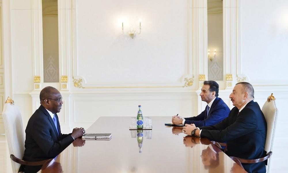 Ilham Aliyev receives executive director of Smart Africa [UPDATE]