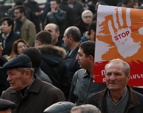 Protests gather strength in Yerevan as price hike remains acute