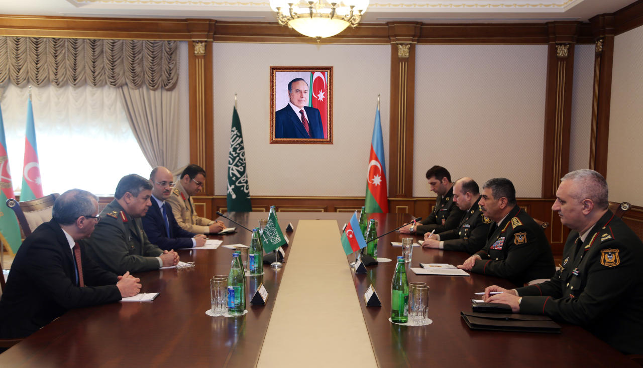 Azerbaijan, Saudi Arabia discuss prospects of military cooperation