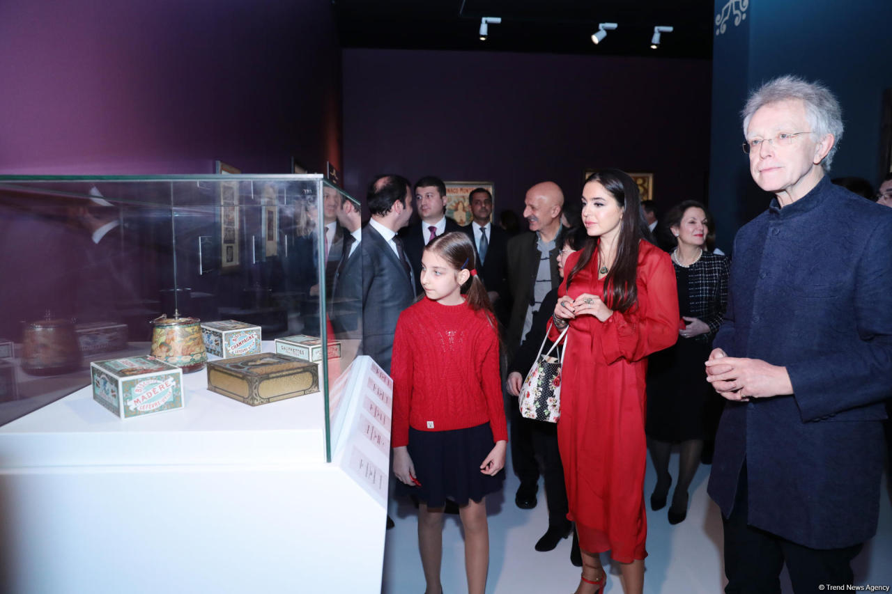 Heydar Aliyev Foundation VP Leyla Aliyeva attends opening of acclaimed Czech artist's exhibition [PHOTO]