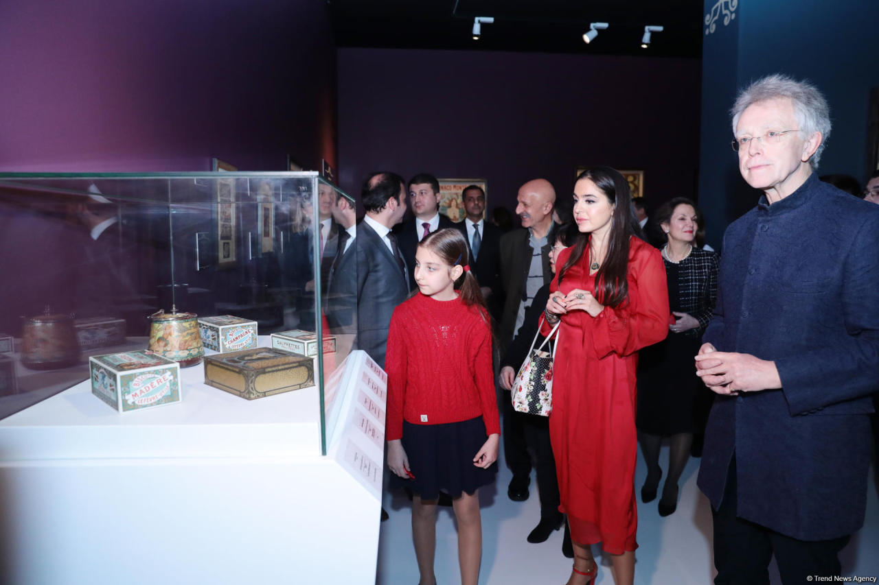 Heydar Aliyev Foundation VP Leyla Aliyeva attends opening of acclaimed Czech artist's exhibition [PHOTO]