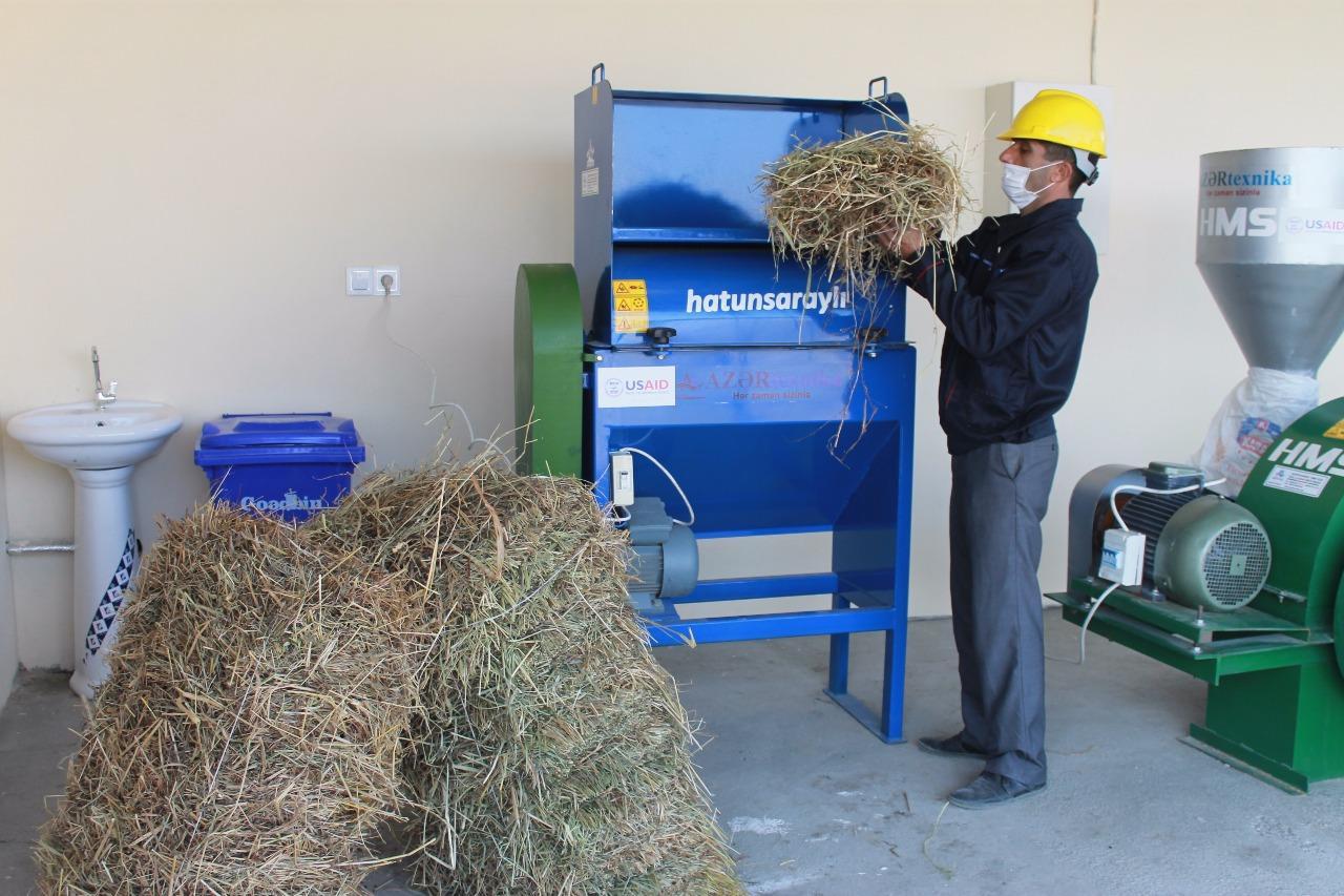 US, Azerbaijan help farmers make affordable animal feed in Zardab PHOTO