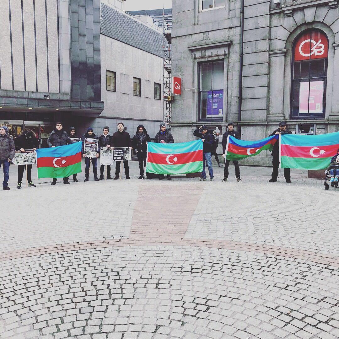 Azerbaijani students hold rally on Khojaly genocide in Scotland [PHOTO]