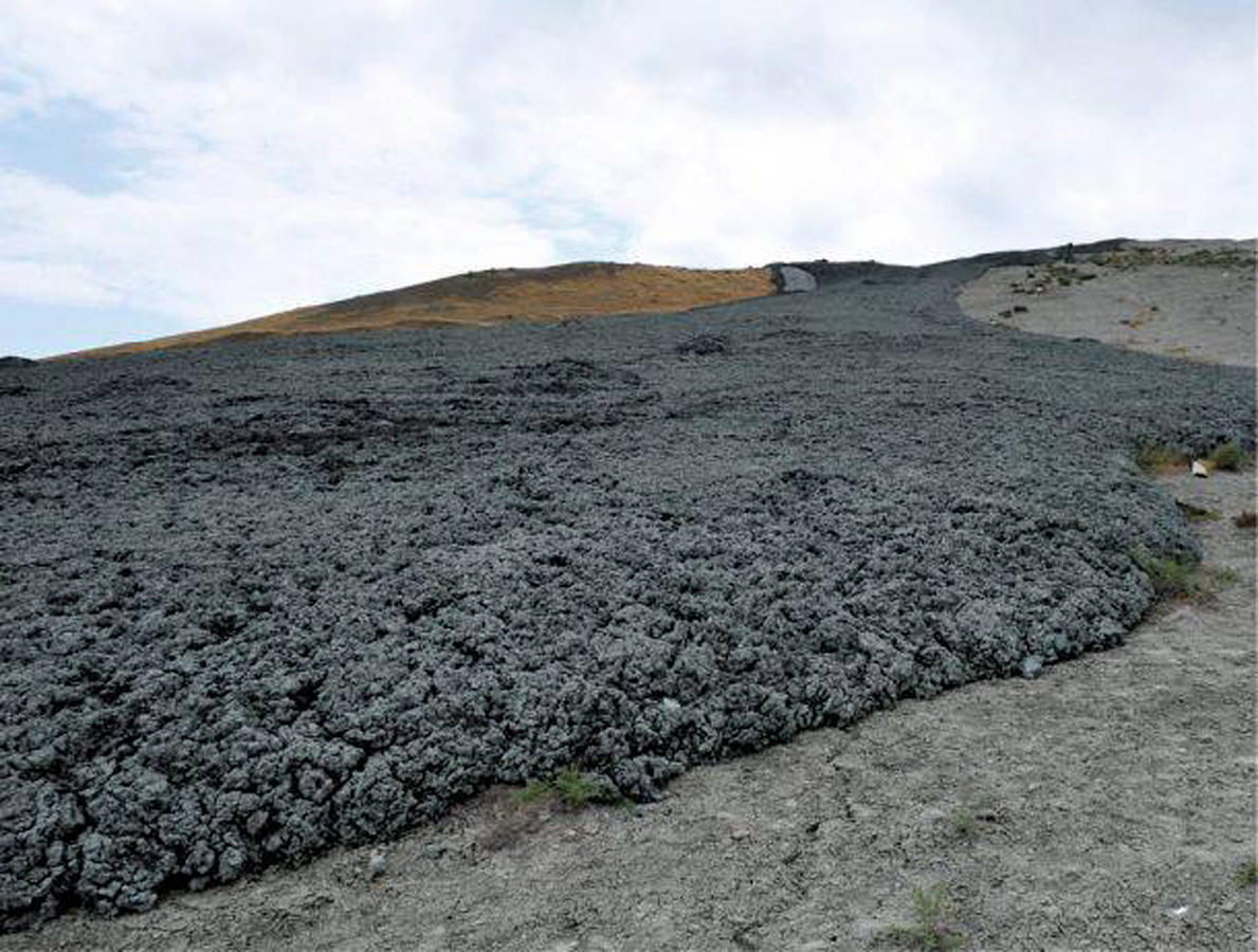 Mud volcano erupts in Baku [PHOTO]