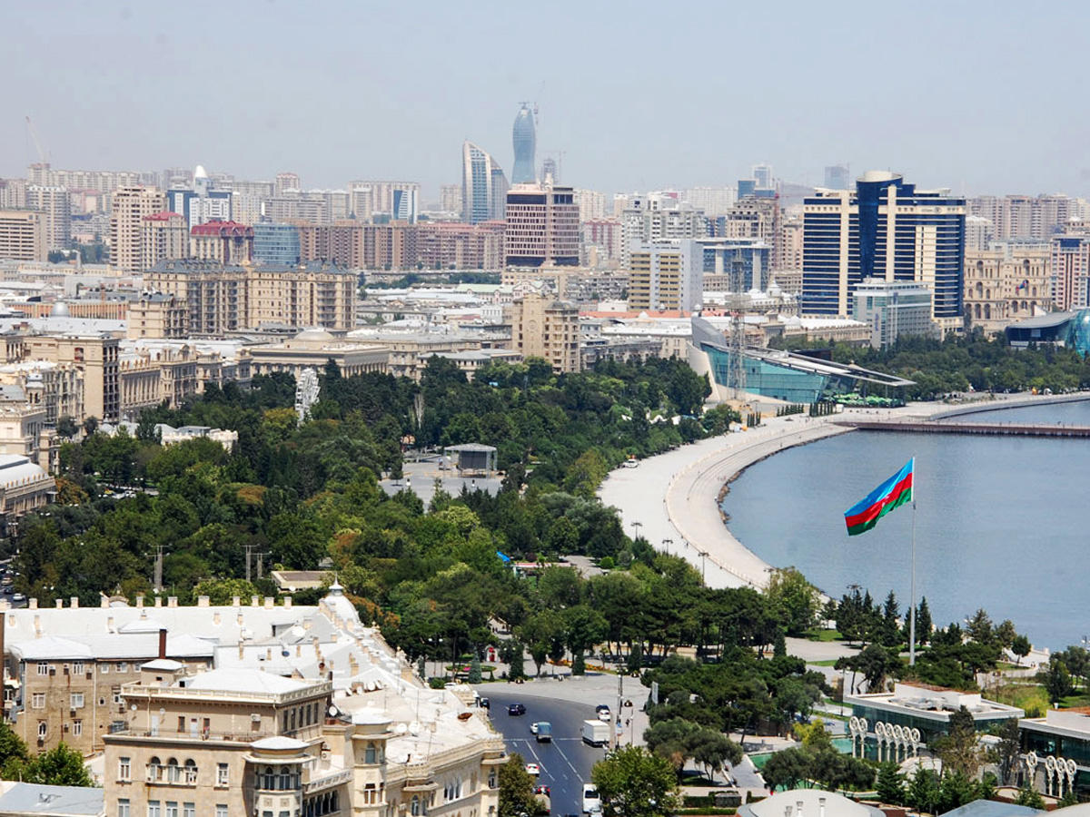 Changeable cloudy weather expected in Baku