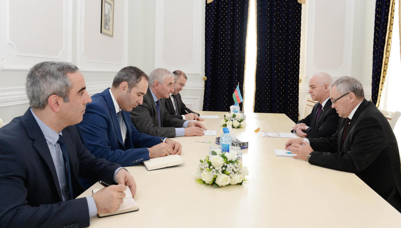 Azerbaijani CEC hosts meeting with CIS delegation [PHOTO]