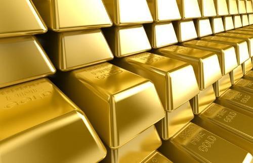 Gold in Azerbaijan drops in price