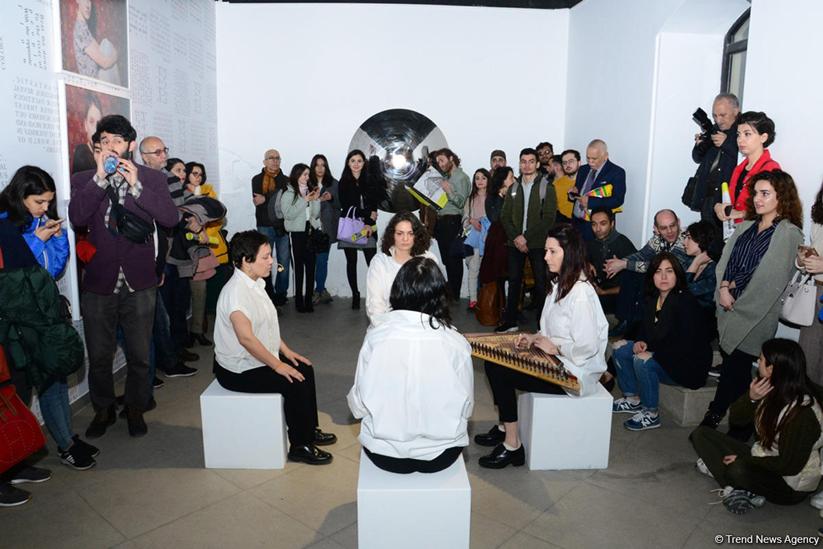 YAY Gallery hosts group exhibition [PHOTO]