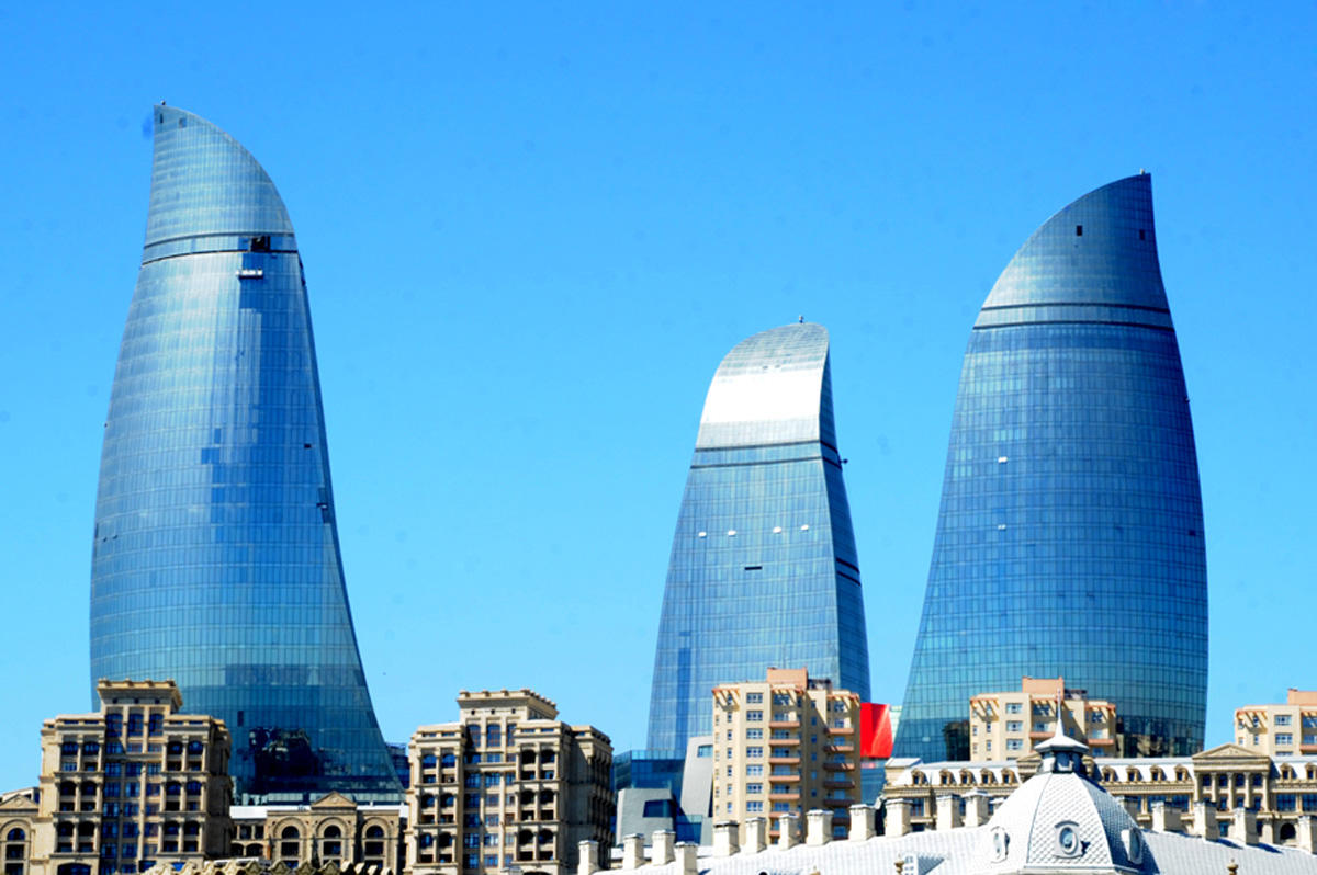 Changeable cloudy weather expected in Baku