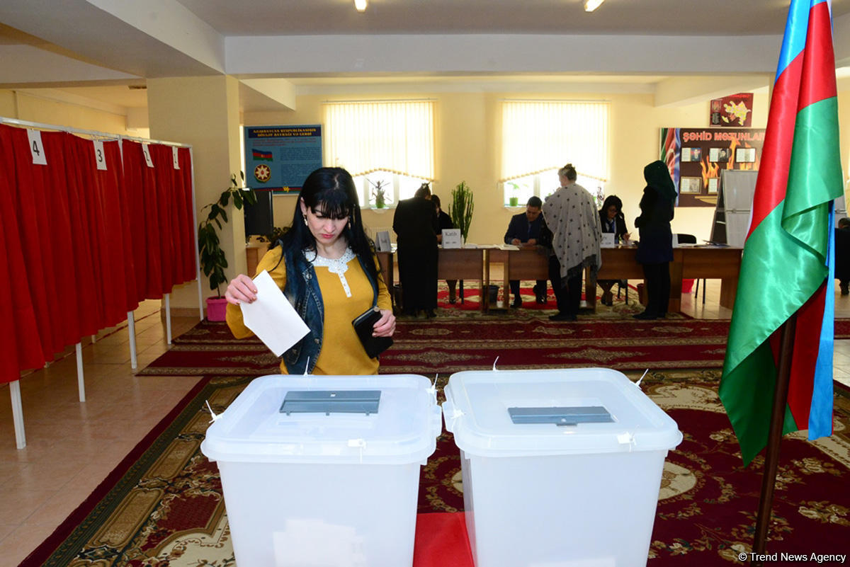 Voting in presidential election starts in Azerbaijan [PHOTO]