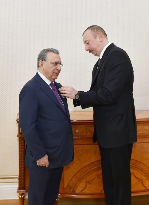 President Aliyev awards Ramiz Mehdiyev with Order of Glory [PHOTO]