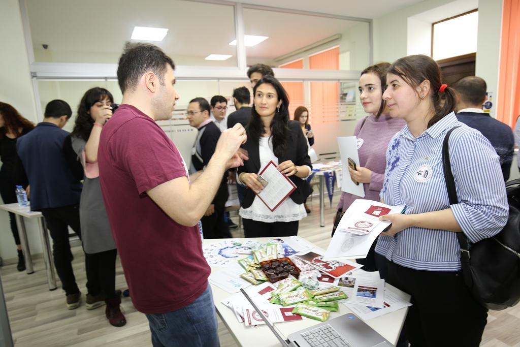 US Embassy and American Councils for International Education organize EducationUSA Alumni Fair in Baku [PHOTO]