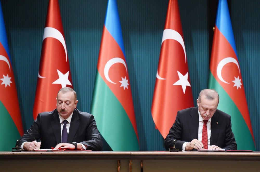 Azerbaijan, Turkey ink several documents [PHOTO]