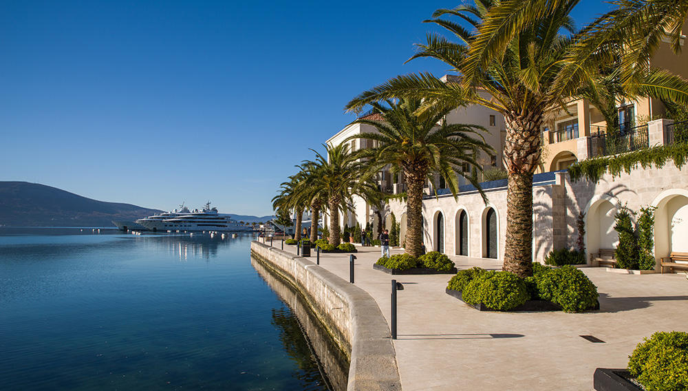 Air tickets for Baku-Tivat flights now available on AZAL's website