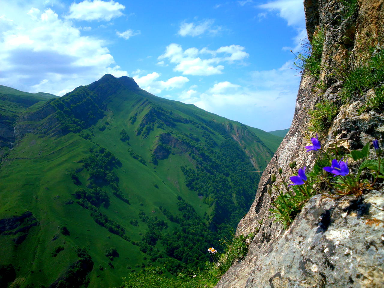 Azerbaijan, country attracting tourists with fascinating national parks