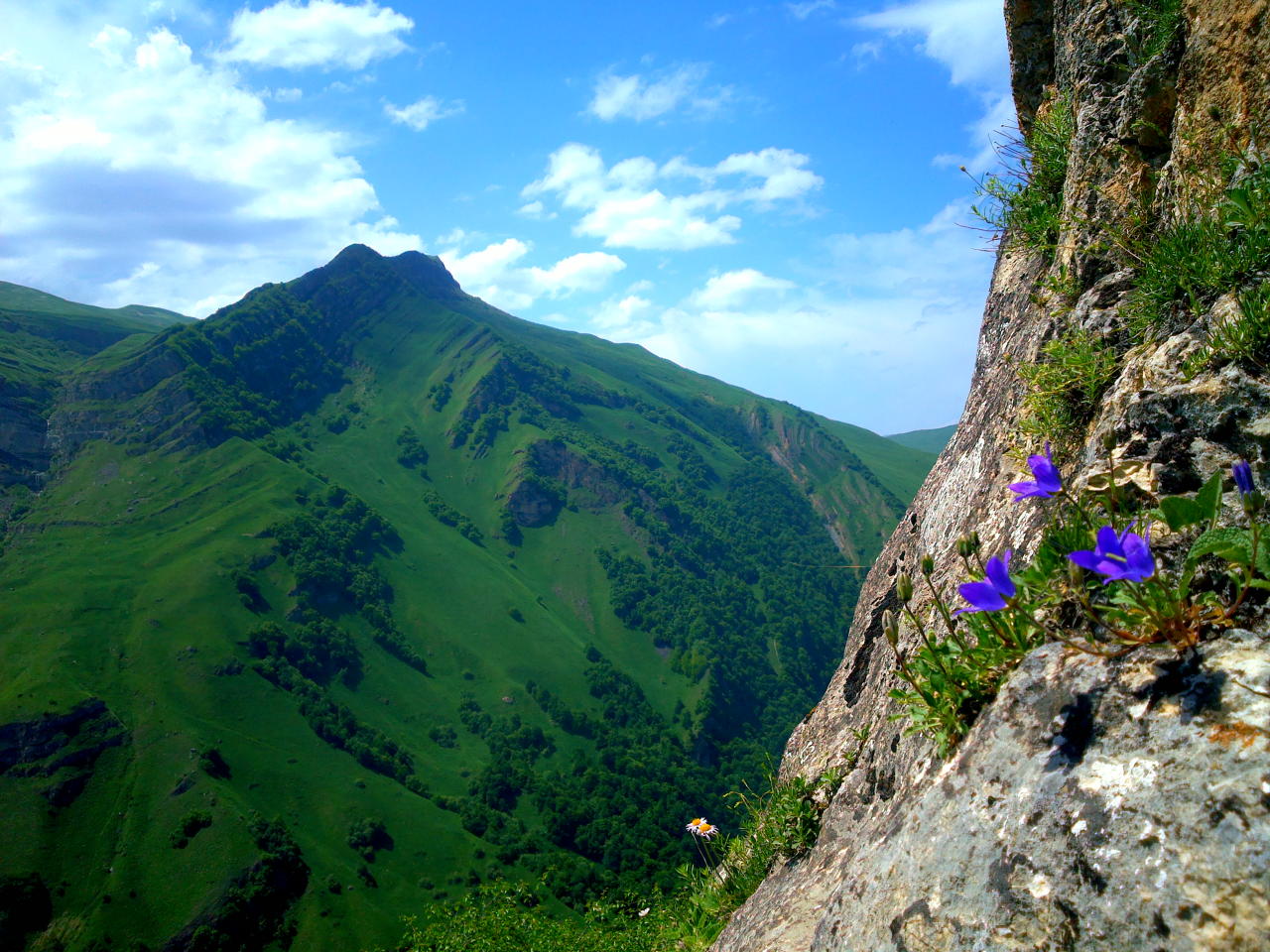 Azerbaijan, country attracting tourists with fascinating national parks
