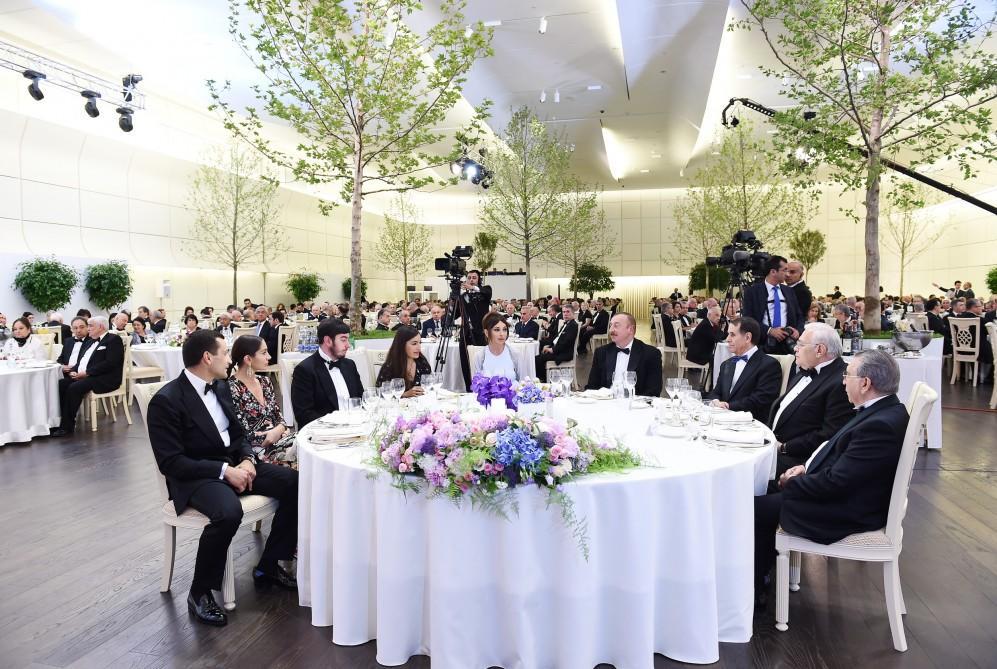 President Aliyev, First Lady Mehriban Aliyeva attend ceremony to mark 95th birth anniversary of Heydar Aliyev [PHOTO]