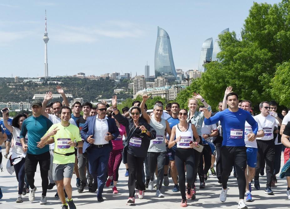 Heydar Aliyev Foundation VP Leyla Aliyeva, Arzu Aliyeva taking part in Baku Marathon 2018 [PHOTO]