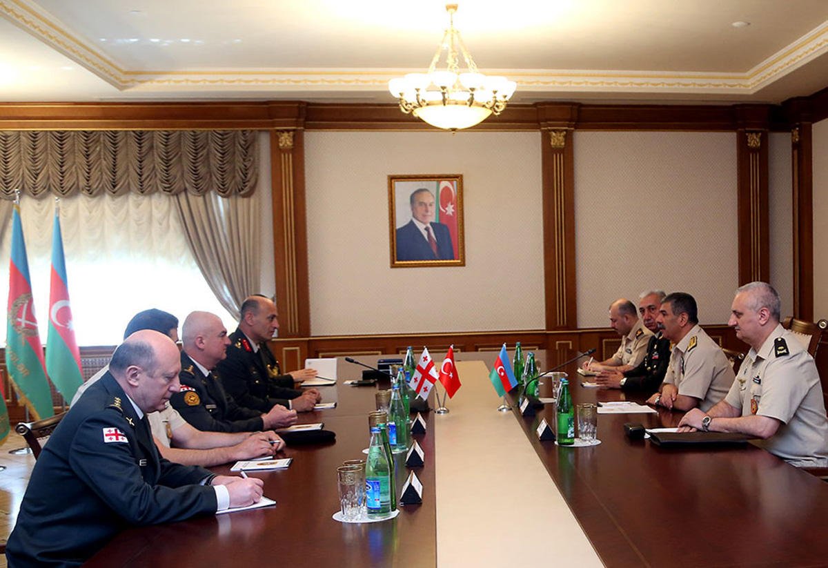 Minister Hasanov meets heads of military educational institutions of Azerbaijan, Turkey, Georgia [PHOTO]