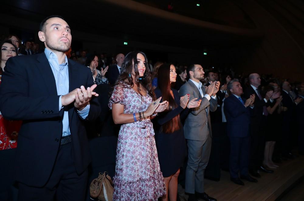 Heydar Aliyev Foundation VP Leyla Aliyeva, Baku Media Center President Arzu Aliyeva attend presentation of “The Last Session” documentary [PHOTO]