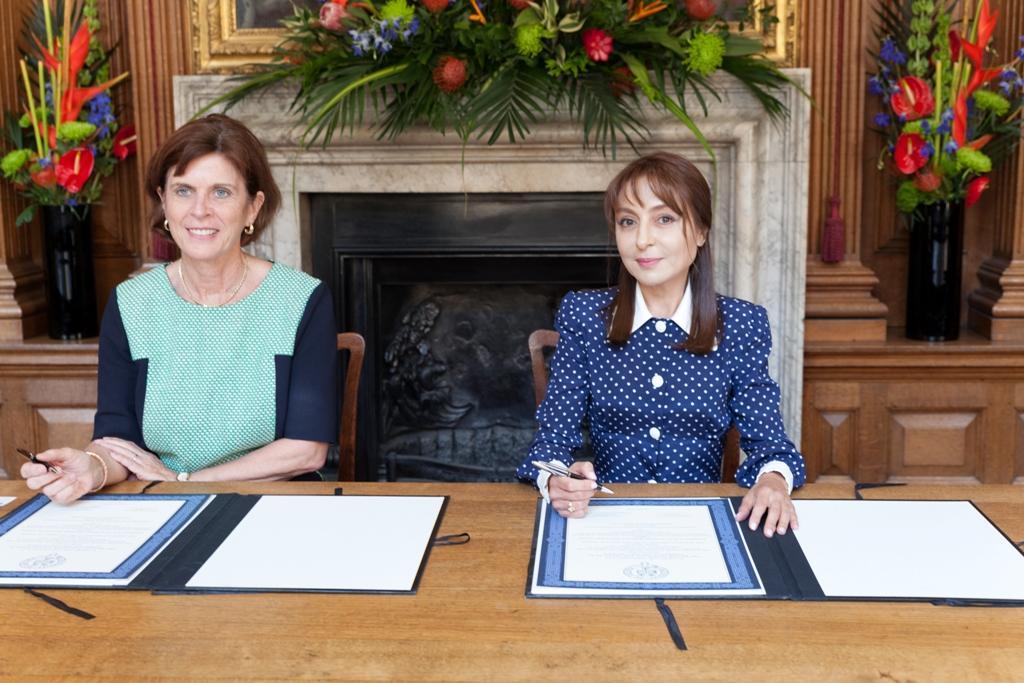Azerbaijan, Great Britain sign historical documents in several fields [PHOTO]