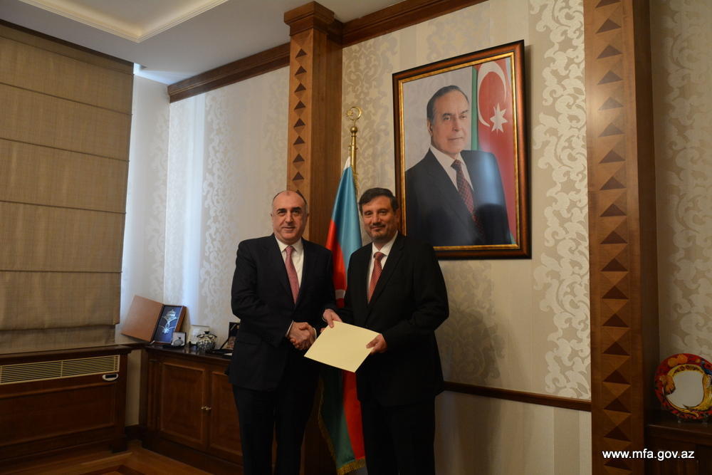 Azerbaijani FM receives newly-appointed Bulgarian envoy