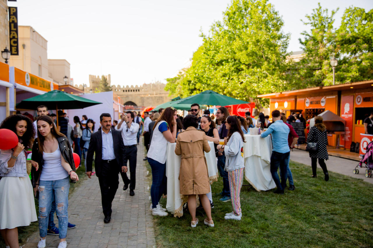 Truth behind Baku Summer Food Fest [PHOTO]