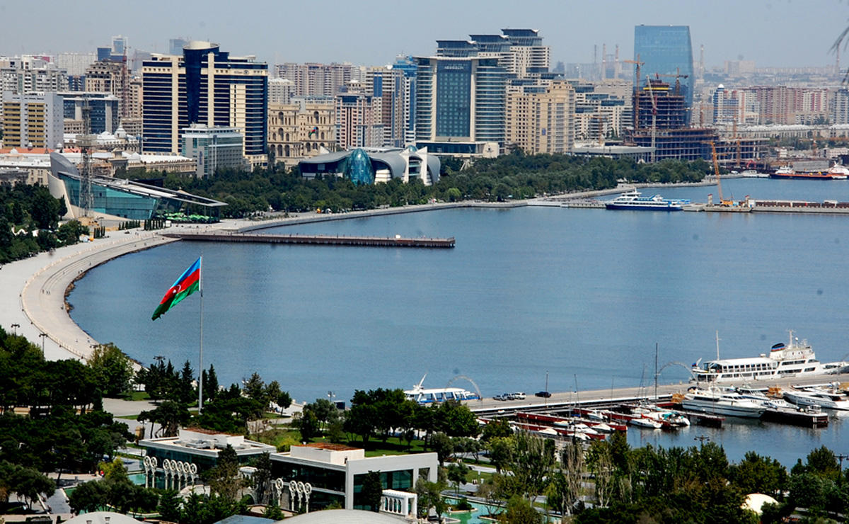 Baku awaits cloudy weather on Saturday