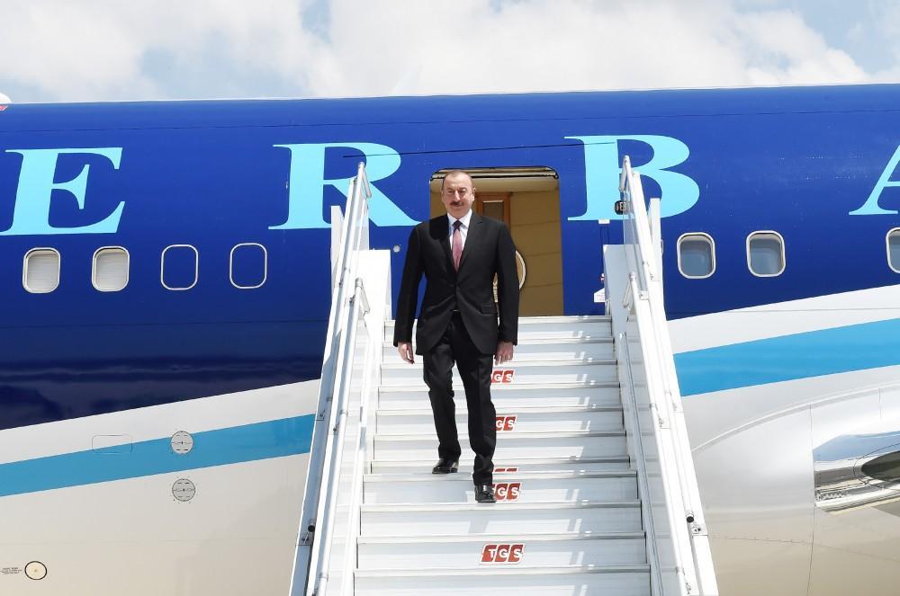 Azerbaijani president arrives in Turkey [PHOTO]