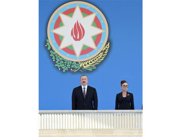 President Ilham Aliyev, First Lady Mehriban Aliyeva attend military parade dedicated to centenary of Azerbaijani Armed Forces [UPDATE]