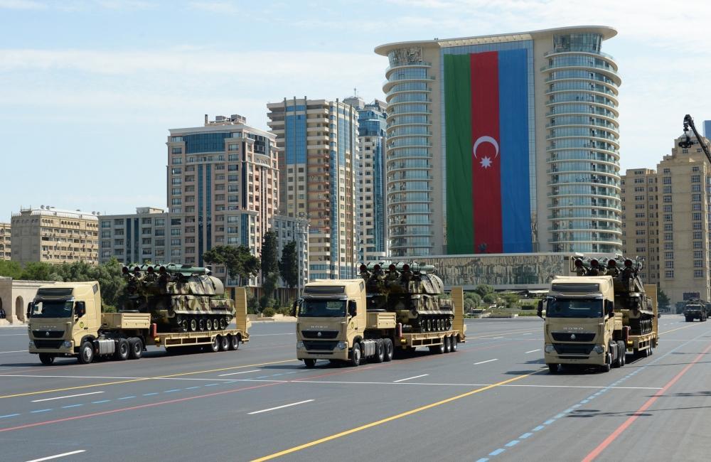 Baku Media Center presents video from military parade on occasion of army centenary [VIDEO]