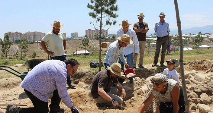 Scientists explore archaeological park [PHOTO]