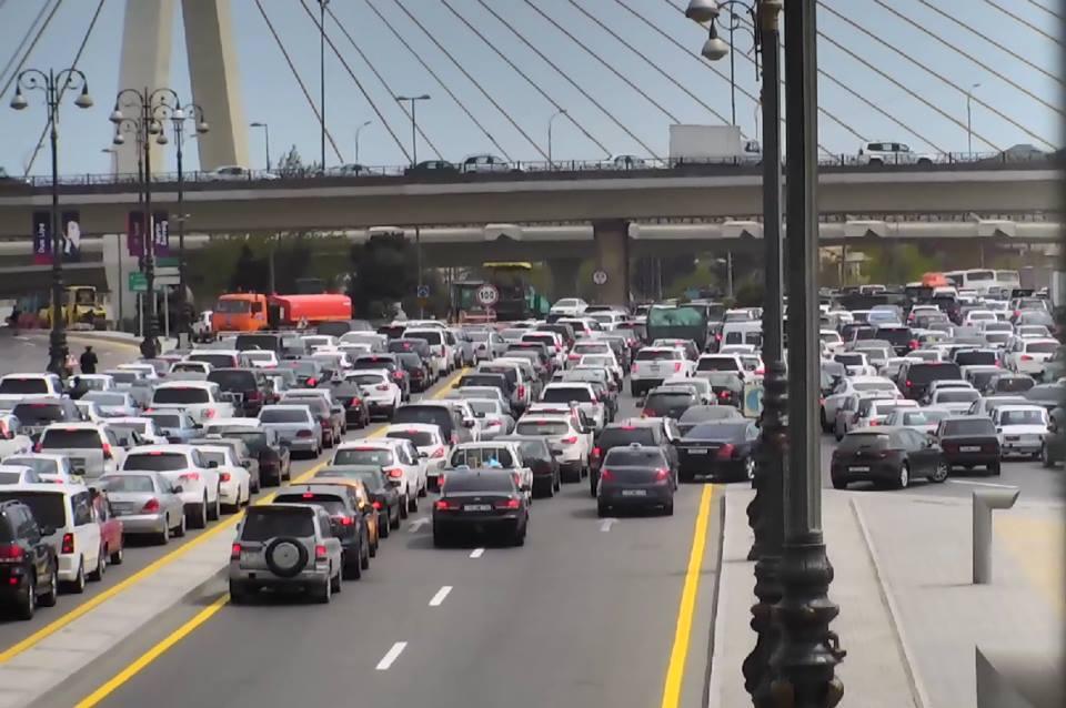 Traffic jam nightmare in Baku: Time for plan B
