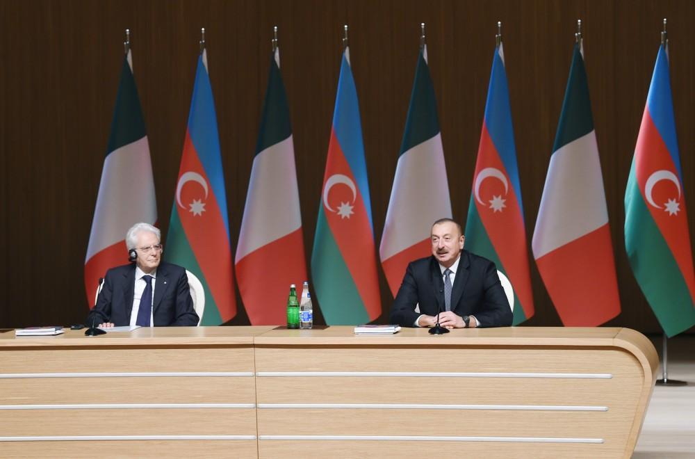 Azerbaijani, Italian presidents attend business forum in Baku [PHOTO]