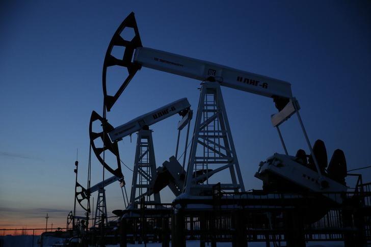 Oil prices continue to decline